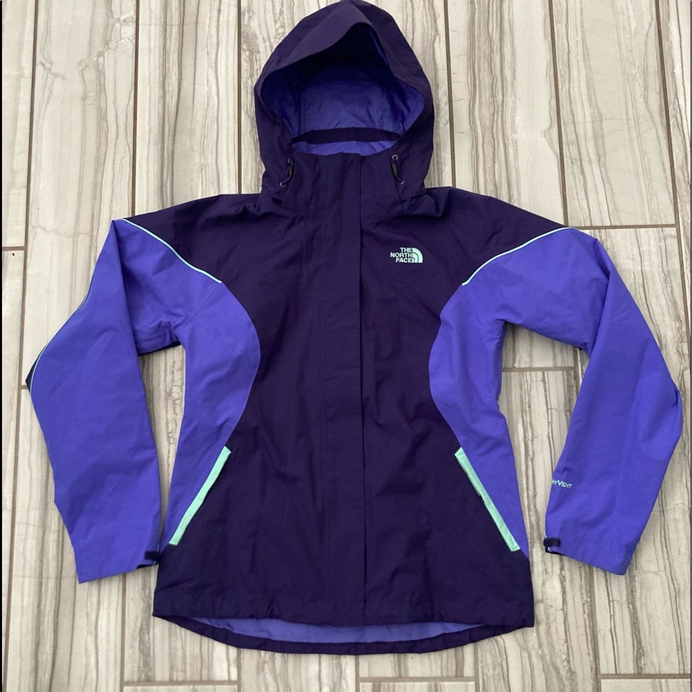 NWOT The North Face HyVent rain/wind jacket.